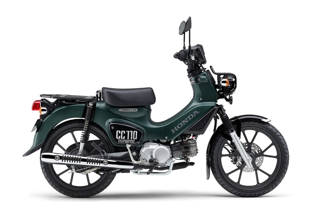 グリーンのホンダ クロスカブ110を横から見た車体画像