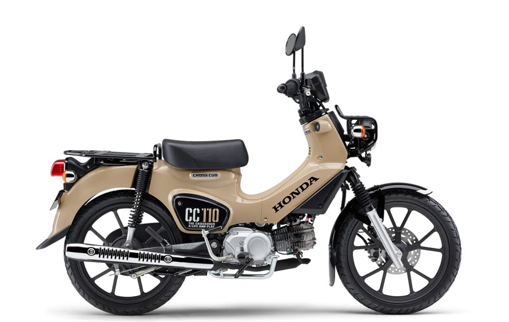 ホンダ クロスカブ110を横から見た車体画像